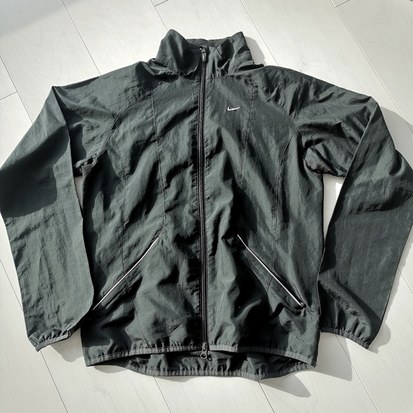 Nike running black running windbreaker jacket - Picture 4 of 9